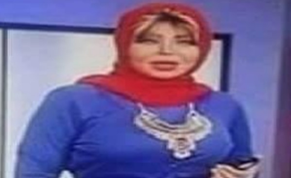 شاهد.. ملابس مذيعة مصرية تضعها في مأزق وتهددها بالفصل!!