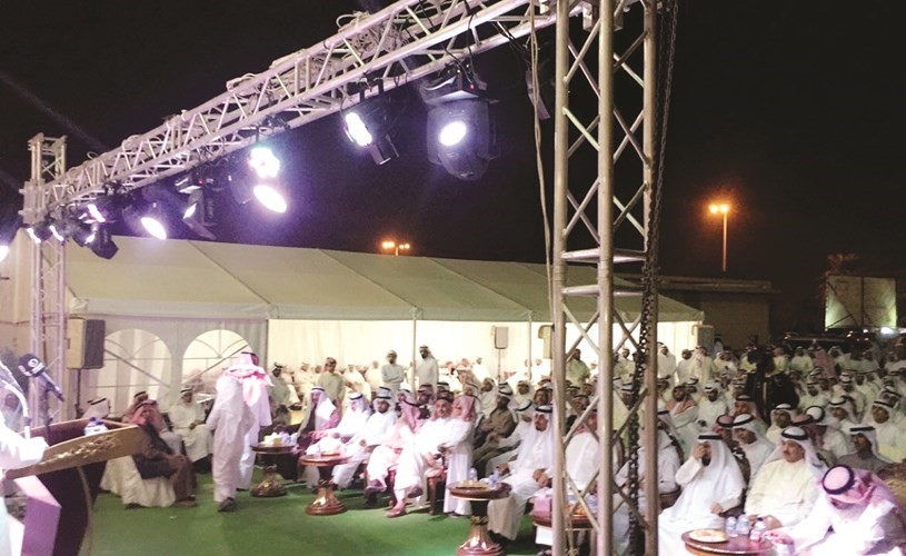 أبناء الدائرة الرابعة خلال ندوة مرشح الدائرة متعب البصيص﻿