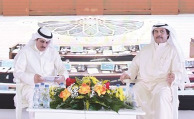 مرشح الدائرة الرابعة النائب السابق سلطان اللغيصم أثناء الندوة﻿