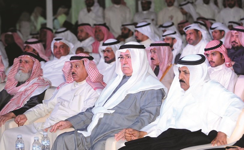ابناء الدائرة الرابعة يتابعون حديث مرشحهم النائب السابق محمد طنا﻿