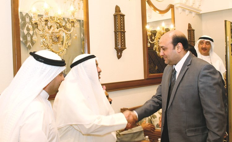 المستشار بالسفارة المصرية محمد علوان مهنئا﻿