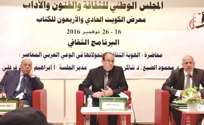 د.شاكر عبدالحميد ود.محمود الضبع وإبراهيم فرغلي﻿