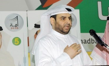 مرشح الدائرة الخامسة د. حسين الهدبا خلال الندوة﻿