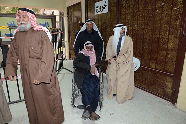 إقبال ملحوظ من قبل كبار السن على اللجان الانتخابية في ساعات الصباح الأولى