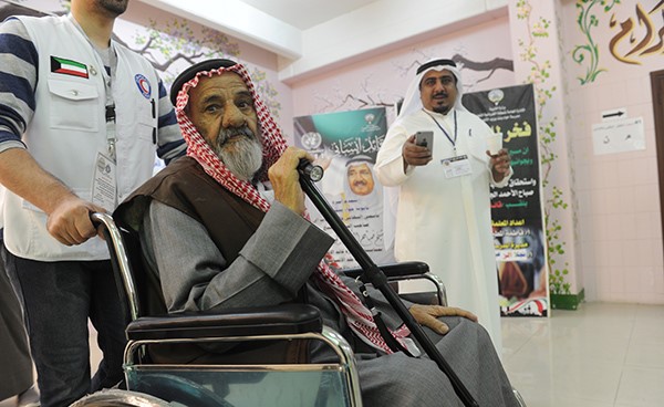 إقبال ملحوظ من قبل كبار السن على اللجان الانتخابية في ساعات الصباح الأولى
