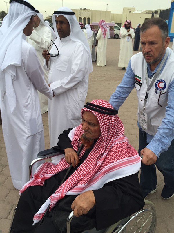 250 متطوعاً ومتطوعة من الهلال الأحمر يشاركون في انتخابات مجلس الأمة