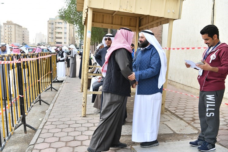 د.وليد الطبطبائي مرحبا بأحد الناخبين﻿