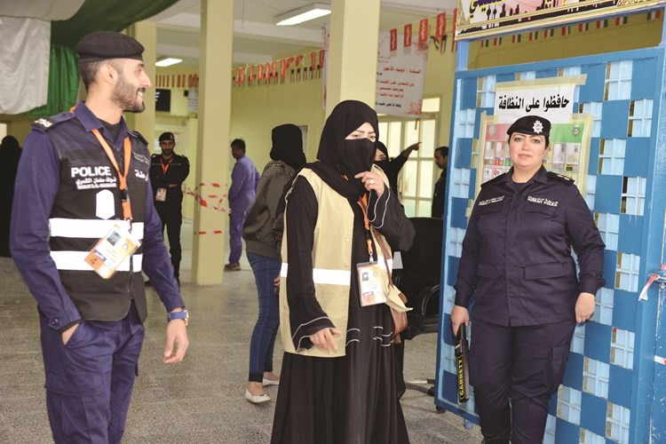 الشرطة النسائية ساهمت في انجاح العرس الديموقراطي﻿