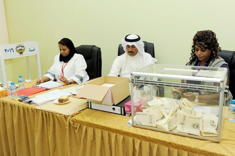 جانب من مشاركة وكيلات النيابة في الإشراف على الانتخابات﻿