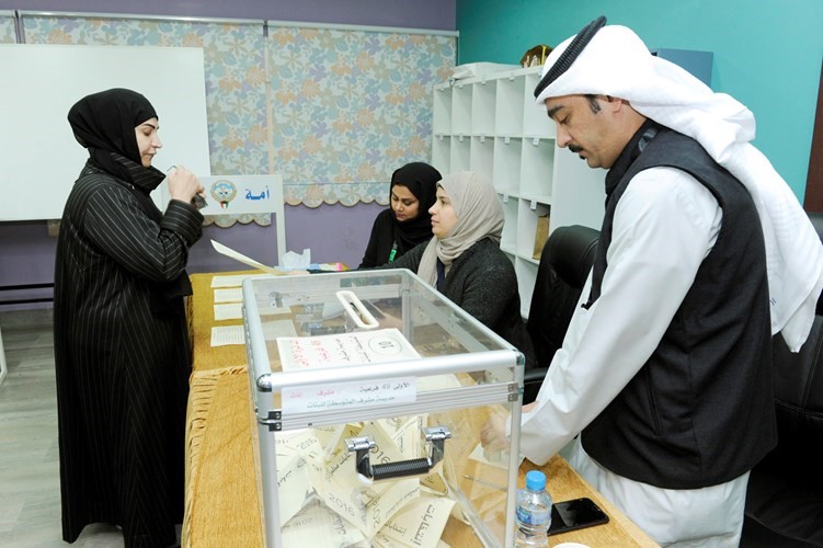 تواجد وكيلات النيابة للإشراف على الانتخابات للمرة الأولى في تاريخ الكويت﻿