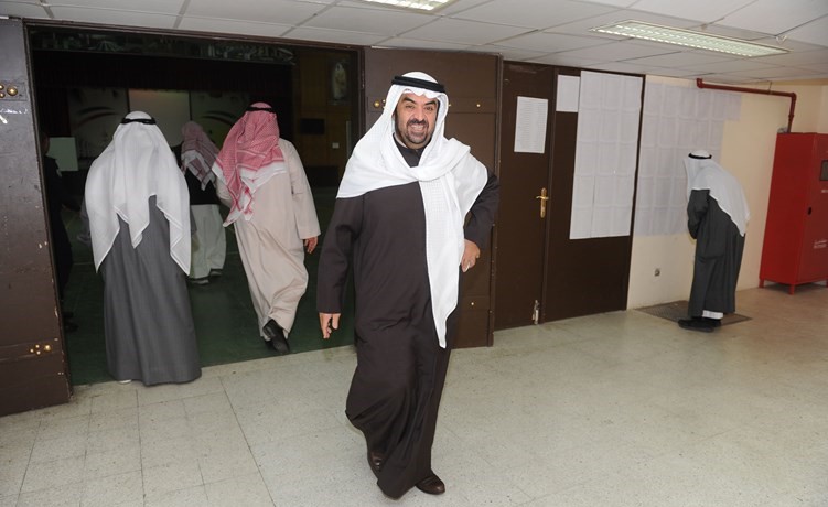 الشيخ خالد البدر بعد مشاركته في التصويت﻿