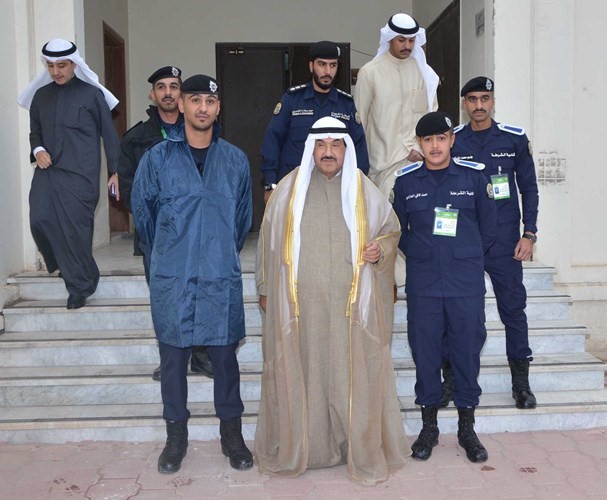 سمو الشيخ ناصر المحمد بعد أن أدلى بصوته﻿