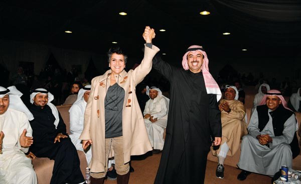 صفاء الهاشم وعلي الراشد وفرحة الفوز وسط الأنصار 	(قاسم باشا)