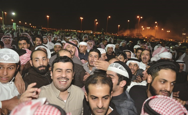السويط وسط فرحة عارمة من أهالي الرابعة﻿