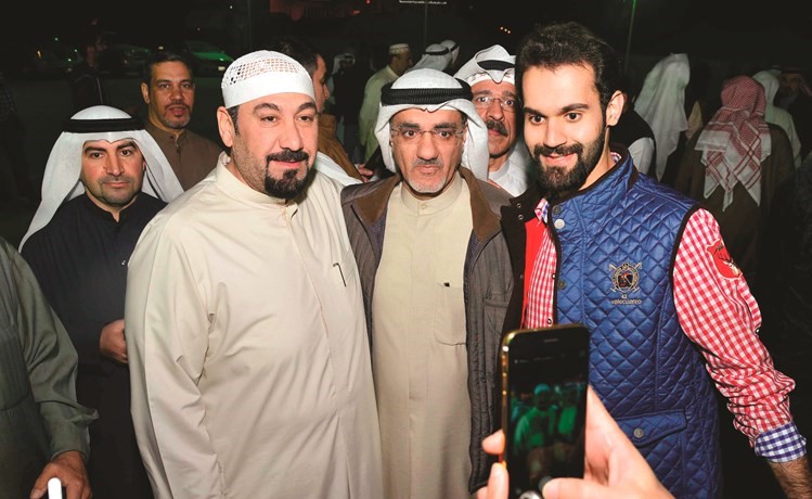 ولقطة تذكارية مع أبناء الدائرة﻿