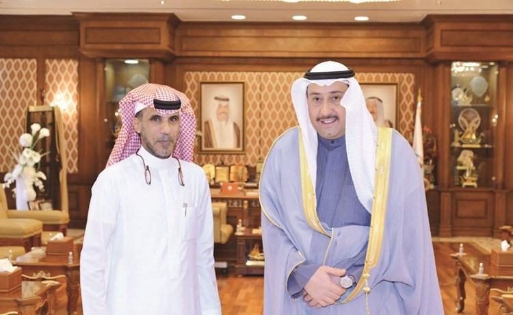 الشيخ فيصل الحمود مستقبلا عبدالله الحارثي ﻿