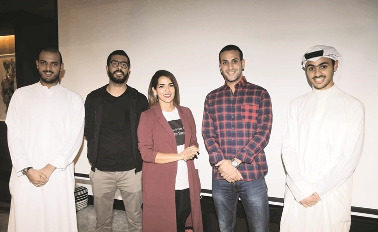 فريق العمل من اليمين فهد المشعان وطلال العجيل وهند الناهض وحمد العوضي واحمد الخالد 	(محمد هاشم)﻿