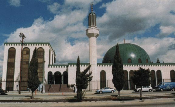 3 مساجد في كاليفورنيا تتلقى رسائل كراهية: ترامب «سيُطهر أميركا منكم»