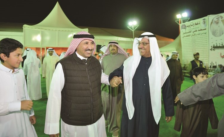 نائب رئيس مجلس الأمة السابق مبارك الخرينج مباركا بفوز النائب سعد الخنفور﻿