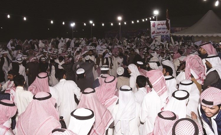 حشد غفير في مقر النائب ماجد المطيري﻿