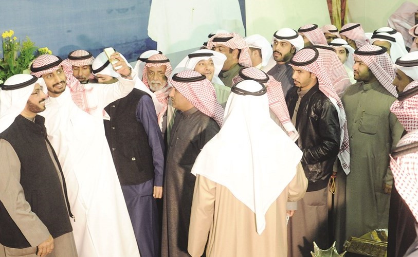 سعود الشويعر خلال استقباله المهنئين﻿