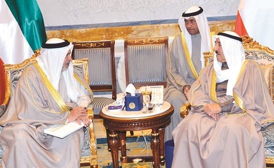 صاحب السمو خلال لقائه سفير البحرين الشيخ خليفة بن حمد آل خليفة﻿