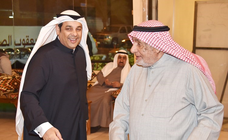يعقوب الصانع مع احد كبار السن﻿