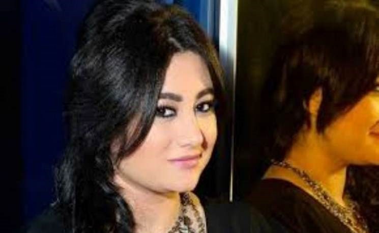 بالصورة ..نجمة ستار اكاديمي بالحجاب أثناء تأدية الصلاة تثير غضب النشطاء