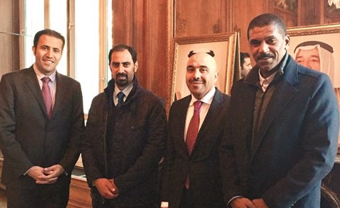 السفير سامي السليمان ومشعل الحبيل يتوسطان الفضل والمرشاد﻿
