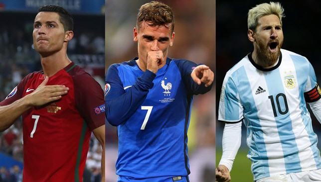 القائمة النهائية للمرشحين الثلاثة لجائزة الفيفا لأفضل لاعب
