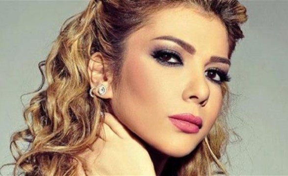 تغريم أصالة 33 ألف جنيه رسوماً جمركية على فساتينها