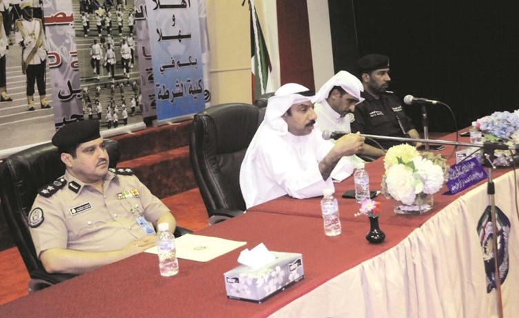 اللواء أديب السويدان يلقي المحاضرة ﻿
