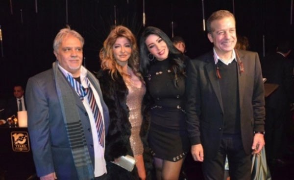 بالصور.. حذاء سمية الخشاب وفستان عبير صبري الجريء يثيران الجدل!!