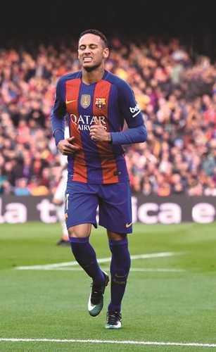 نجم برشلونة نيمار سيعود في ديربي كاتالونيا﻿