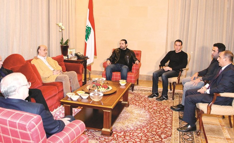 الرئيس المكلف سعد الحريري مستقبلا رئيس القوات سمير جعجع بحضور النائب عقاب صقر وغطاس خوري ونادر الحريري وملحم رياشي(محمود الطويل) ﻿