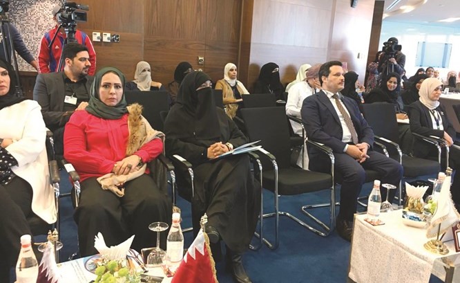 د.جمال الحربي يتابع فعاليات الدورة﻿