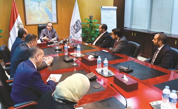 محمد خضير مجتمعا مع وفد المجموعة الكويتية - الأوروبية القابضة لبحث إقامة مدينة متكاملة متعددة الخدمات﻿