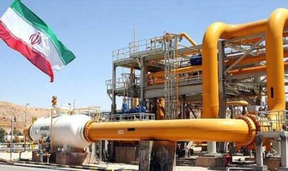 إيران: شل ستوقع 3 اتفاقات لتطوير حقول نفط وغاز في البلاد