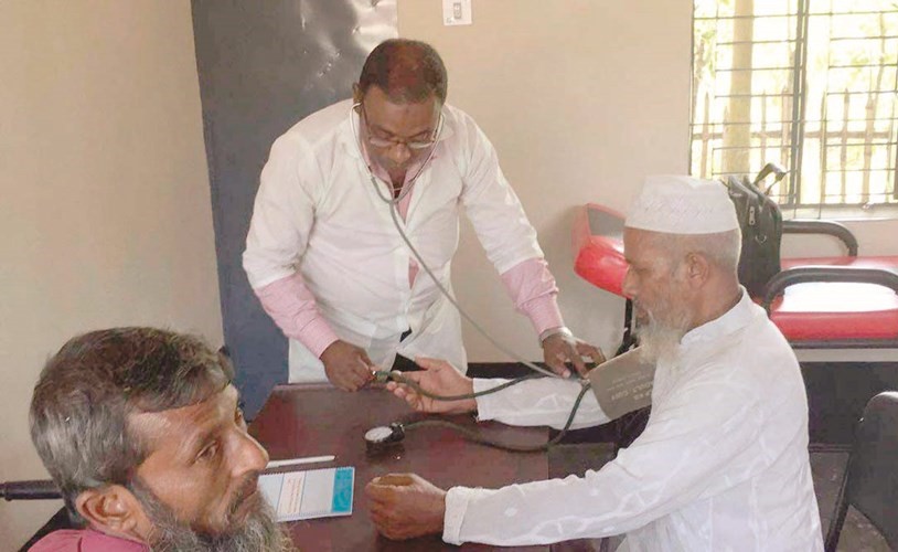 المركز يقدم الخدمات الطبية للمراجعين ﻿