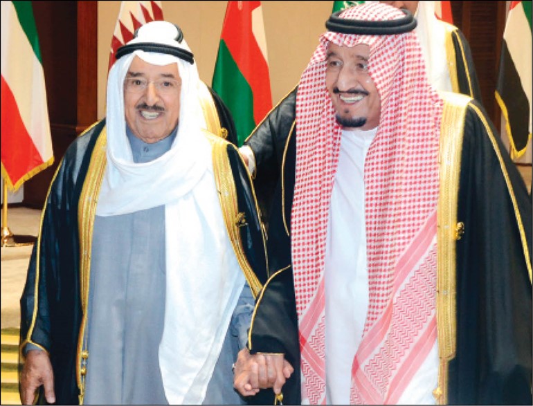 صاحب السمو الأمير الشيخ صباح الأحمد وخادم الحرمين الشريفين الملك سلمان بن عبدالعزيز