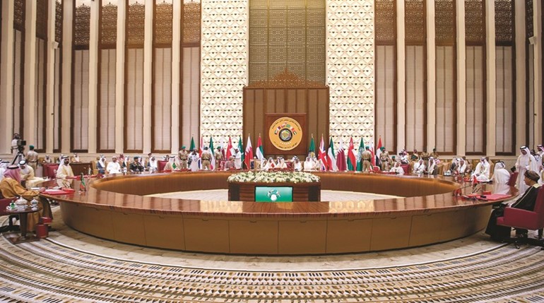 الجلسة الختامية لقمة دول مجلس التعاون الخليجي في المنامة أمس 	(أ.ف.پ)﻿