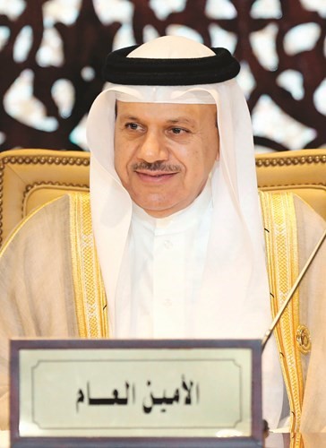 الأمين العام لمجلس التعاون الخليجي عبداللطيف الزياني خلال المؤتمر	(ا.ف.پ) ﻿