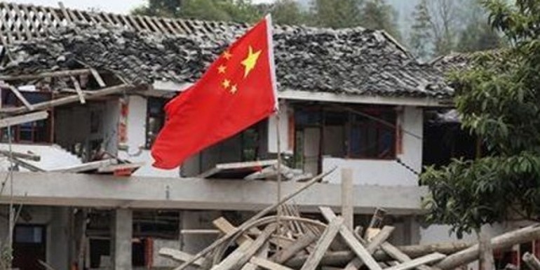 زلزال عنيف يضرب الصين