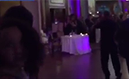 بالفيديو.. لحظة محرجة جداً في حفل زفاف.. إليكم ما حدث؟