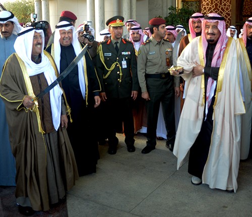 خادم الحرمين الشريفين يصل إلى البلاد في زيارة رسمية