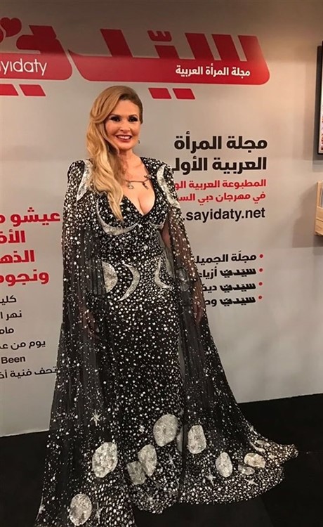 بالصور.. بوسي شلبي بكامل أناقتها في مهرجان دبي السينمائي بعد وفاة محمود عبدالعزيز