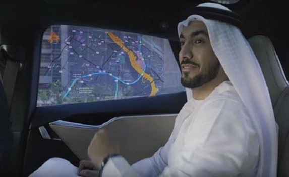بالفيديو.. دبي تعرض فيديو لسيارة ذاتية القيادة في شوارعها