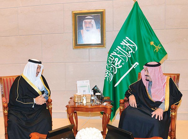 الملك سلمان بن عبدالعزيز مستقبلا سمو رئيس الوزراء الشيخ جابر المبارك