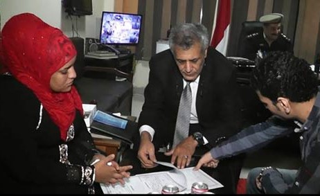 بالصور .. على خطى فيلم "حب في الزنزانة " ..فتاة تتزوج من شاب بالرغم من صدور حكم إعدامه!