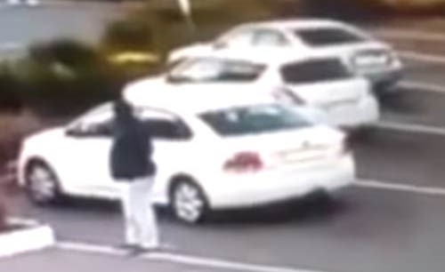 بالفيديو.. هكذا يسرق اللصوص سياراتكم وهي مقفلة بهذه الطريقة الجديدة!